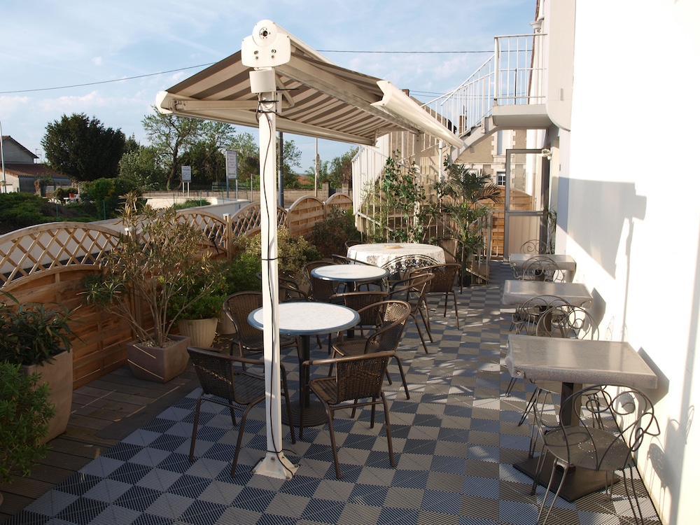 Brit Hotel Confort Thouars 39/48