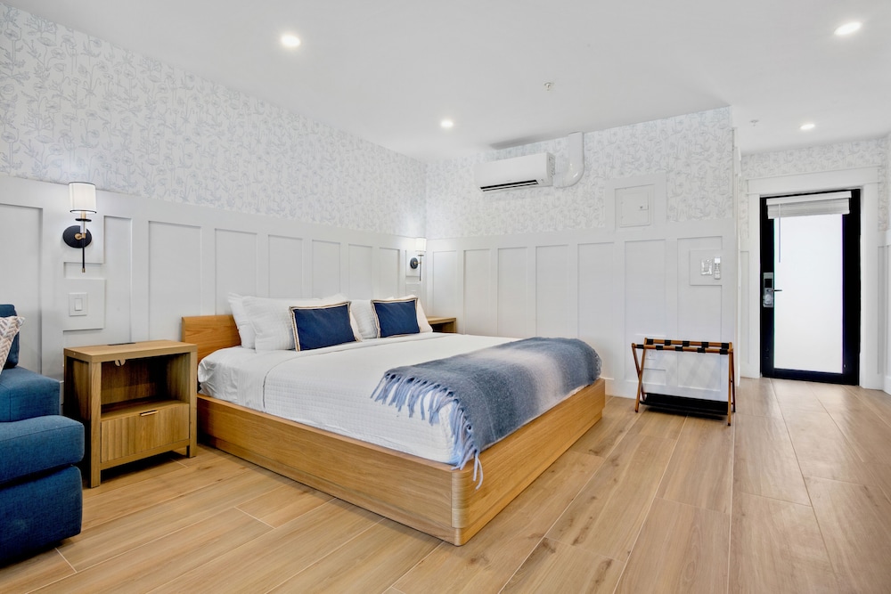 Tropic Isle Beach Resort 13/68