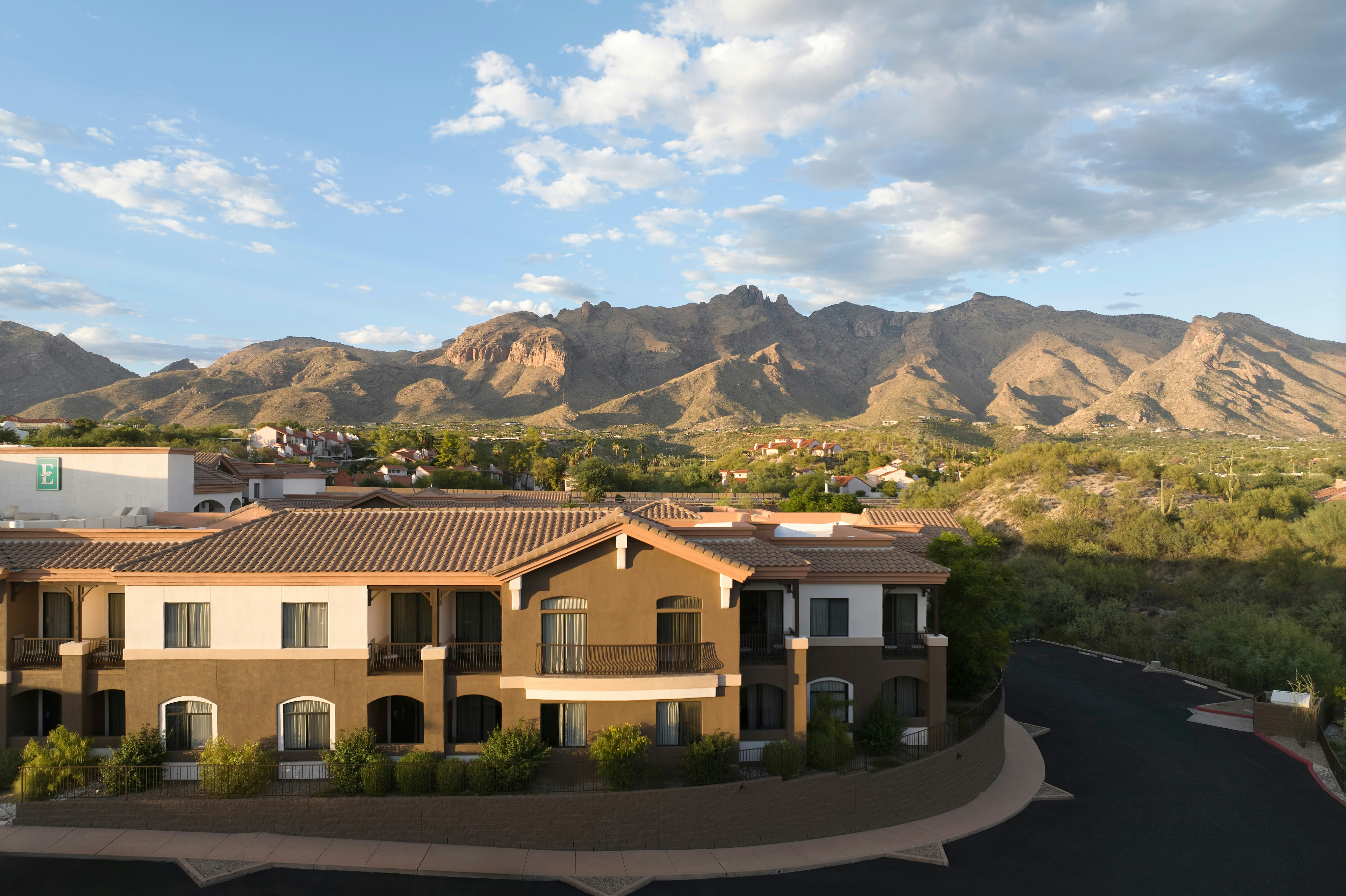 Embassy Suites Tucson Paloma Village 2/53