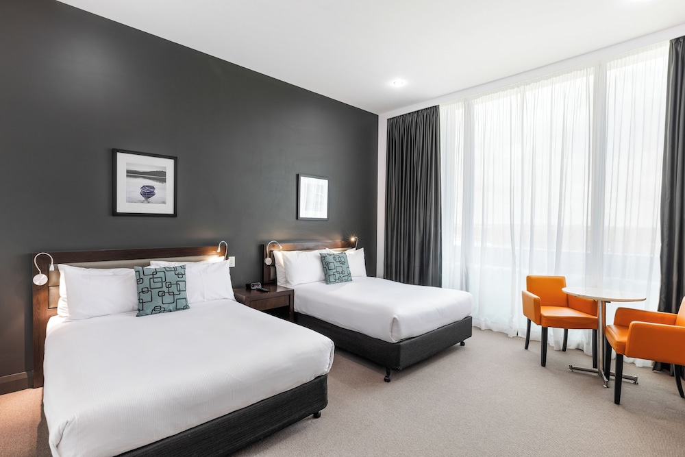 NOVOTEL BRISBANE AIRPORT 17/50