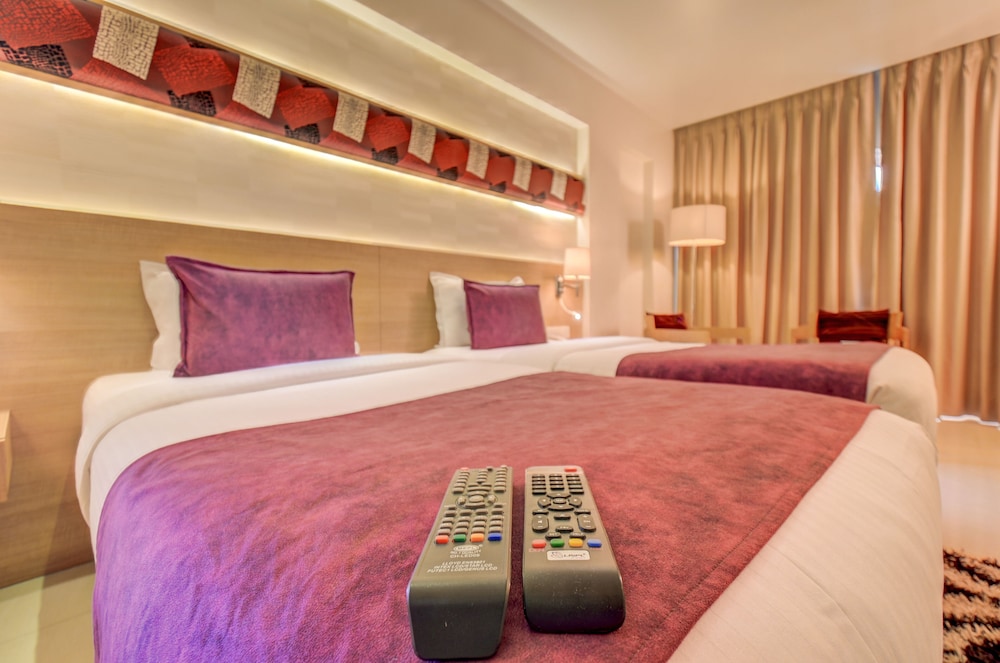 The Ssk Solitaire Hotel & Banquets 19/50