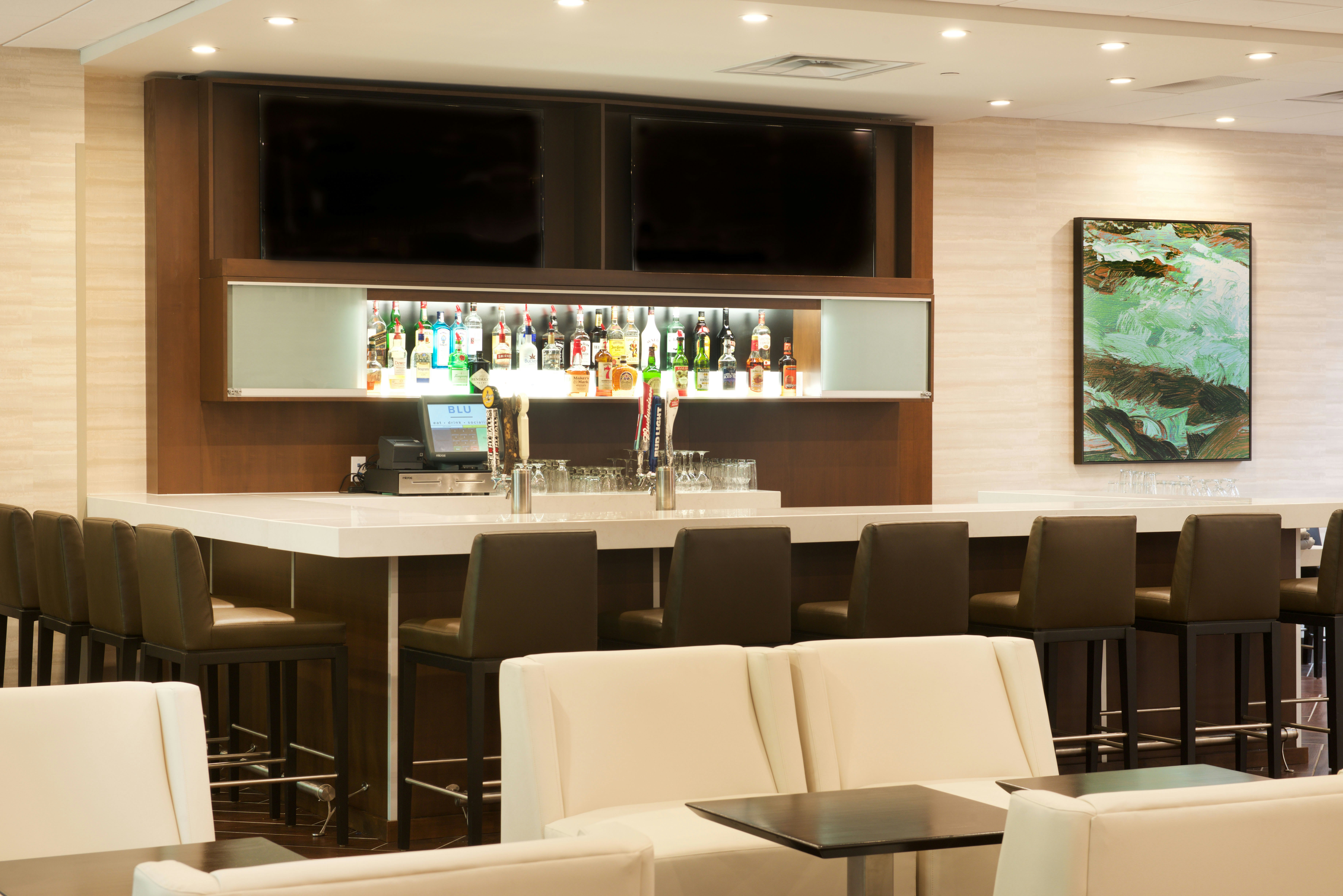 Embassy Suites by Hilton Cincinnati Northeast Blue Ash 32/54