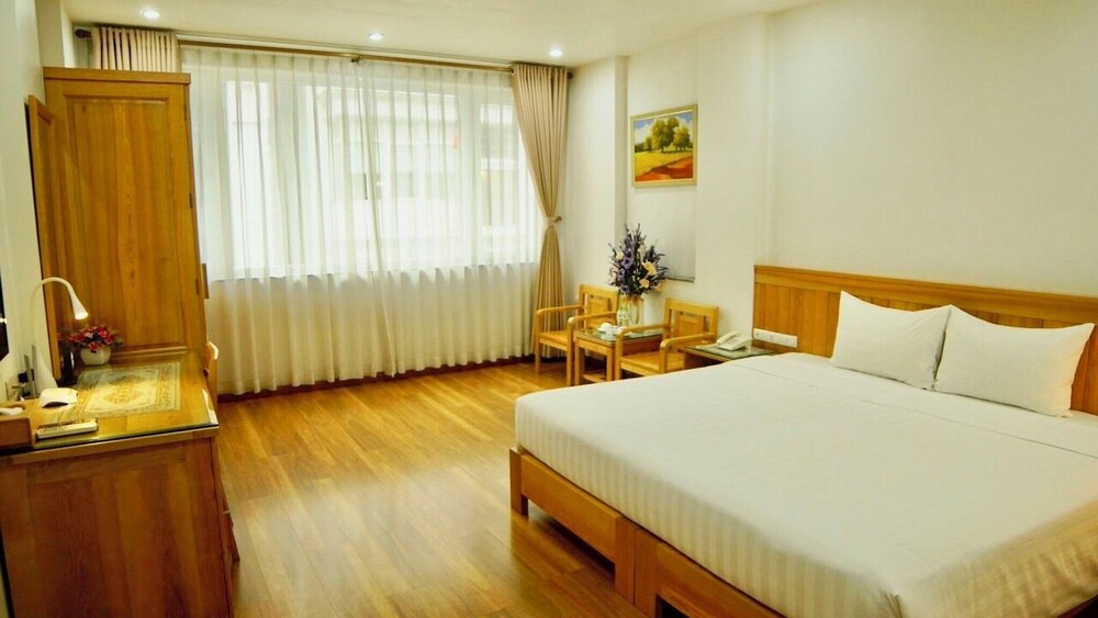 EXECUTIVE, DOUBLE OR TWIN BED