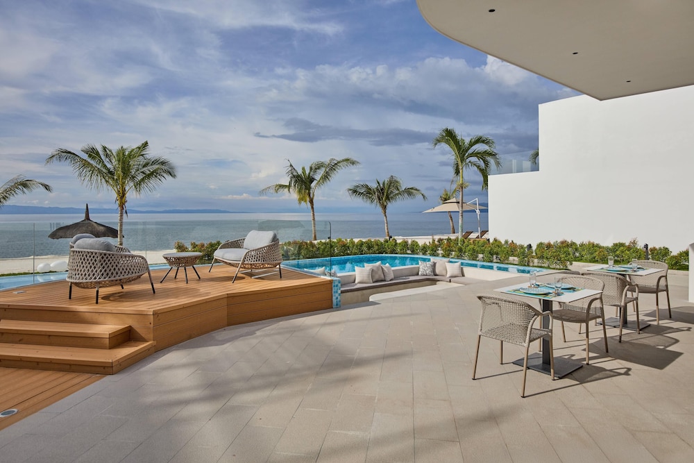 Lime Resort Bohol, a member of Radisson Individuals Premier 32/60