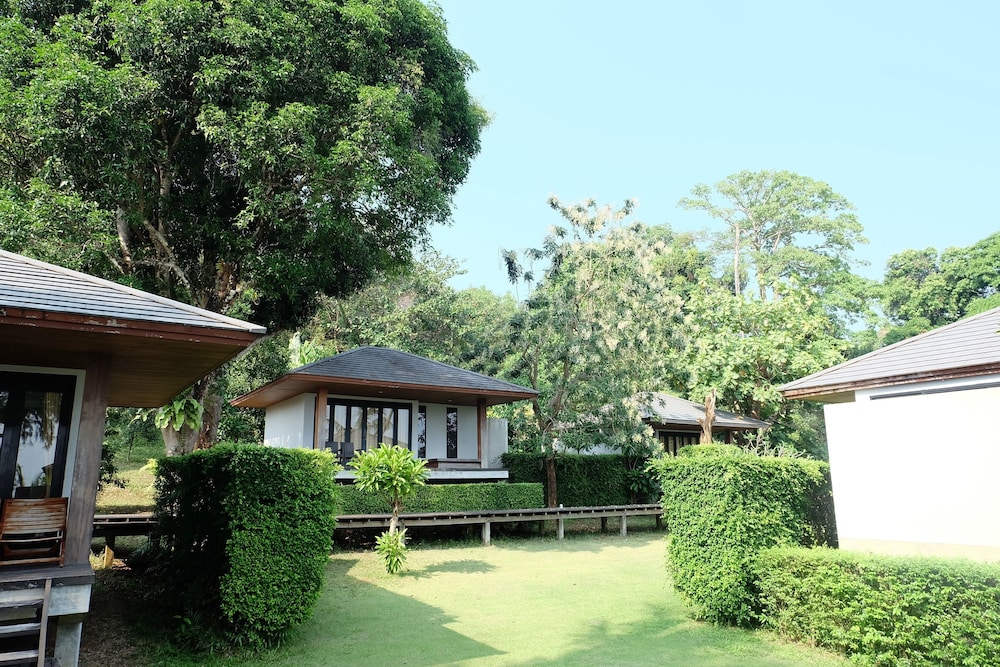 Plub Pla Koh Mak Retreat 7/68