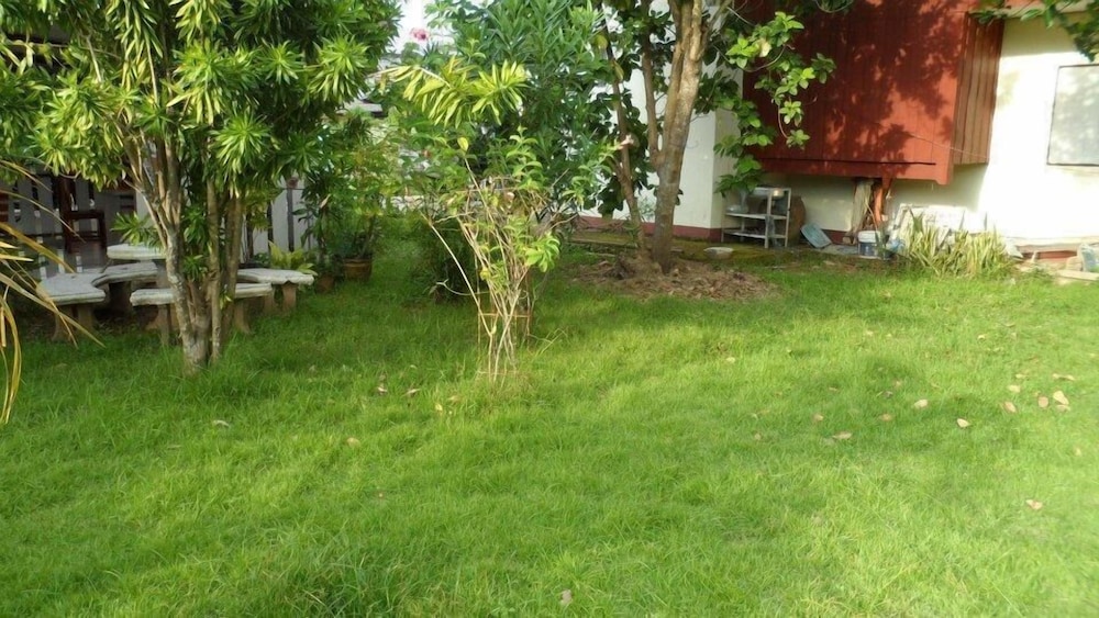 Puangchompoo Place 11/16