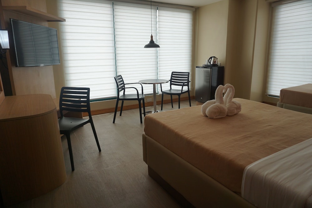 New Dawn Hotel Plus 50/79