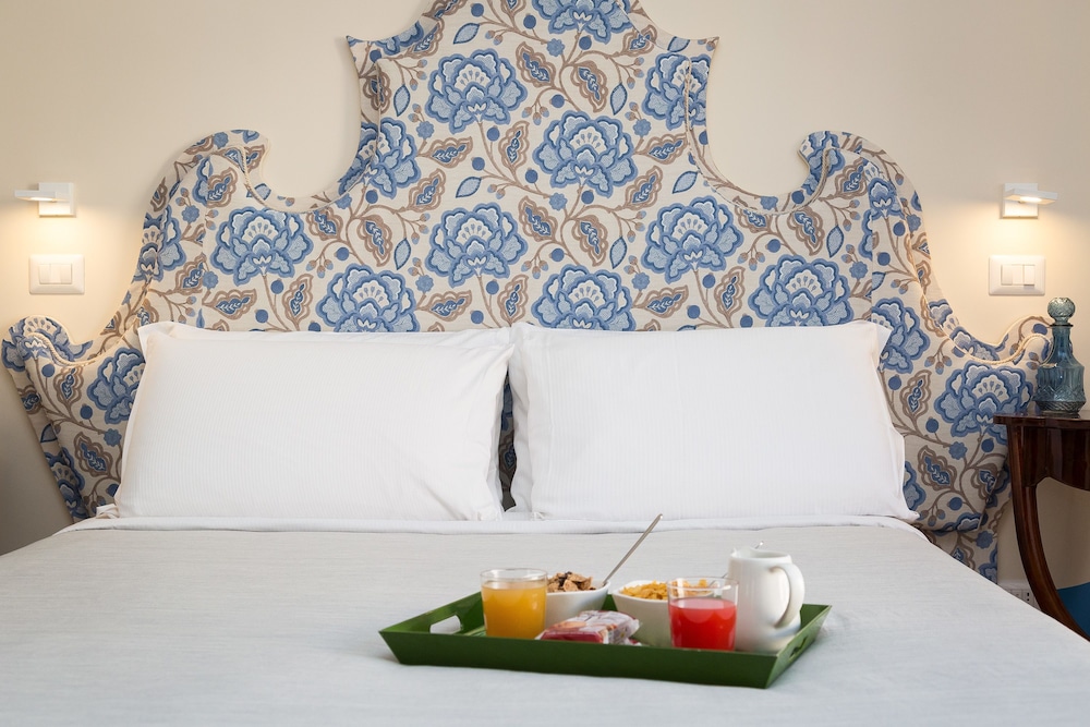 DELUXE, DOUBLE BED, BALCONY