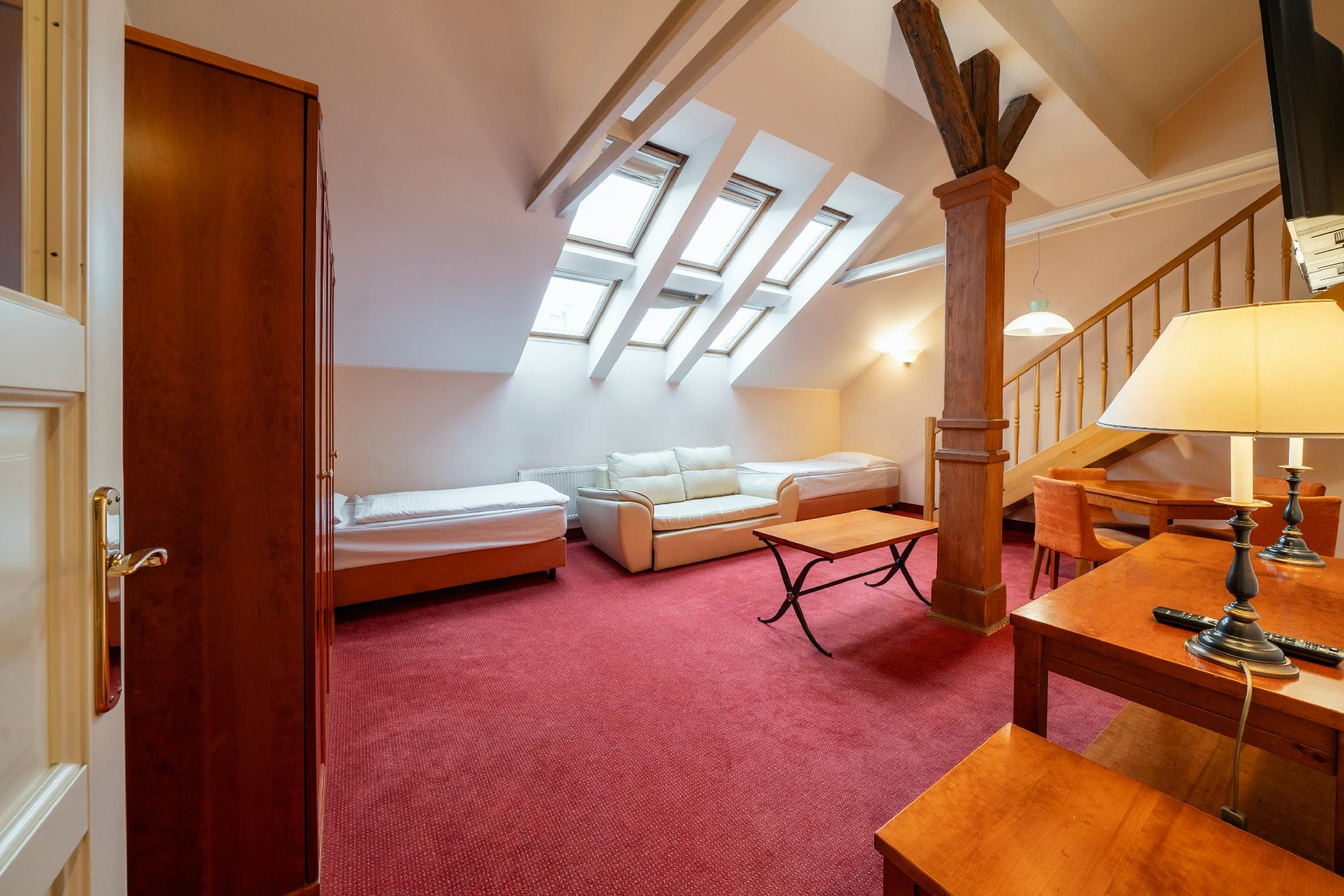 Duplex, Family, Apartment