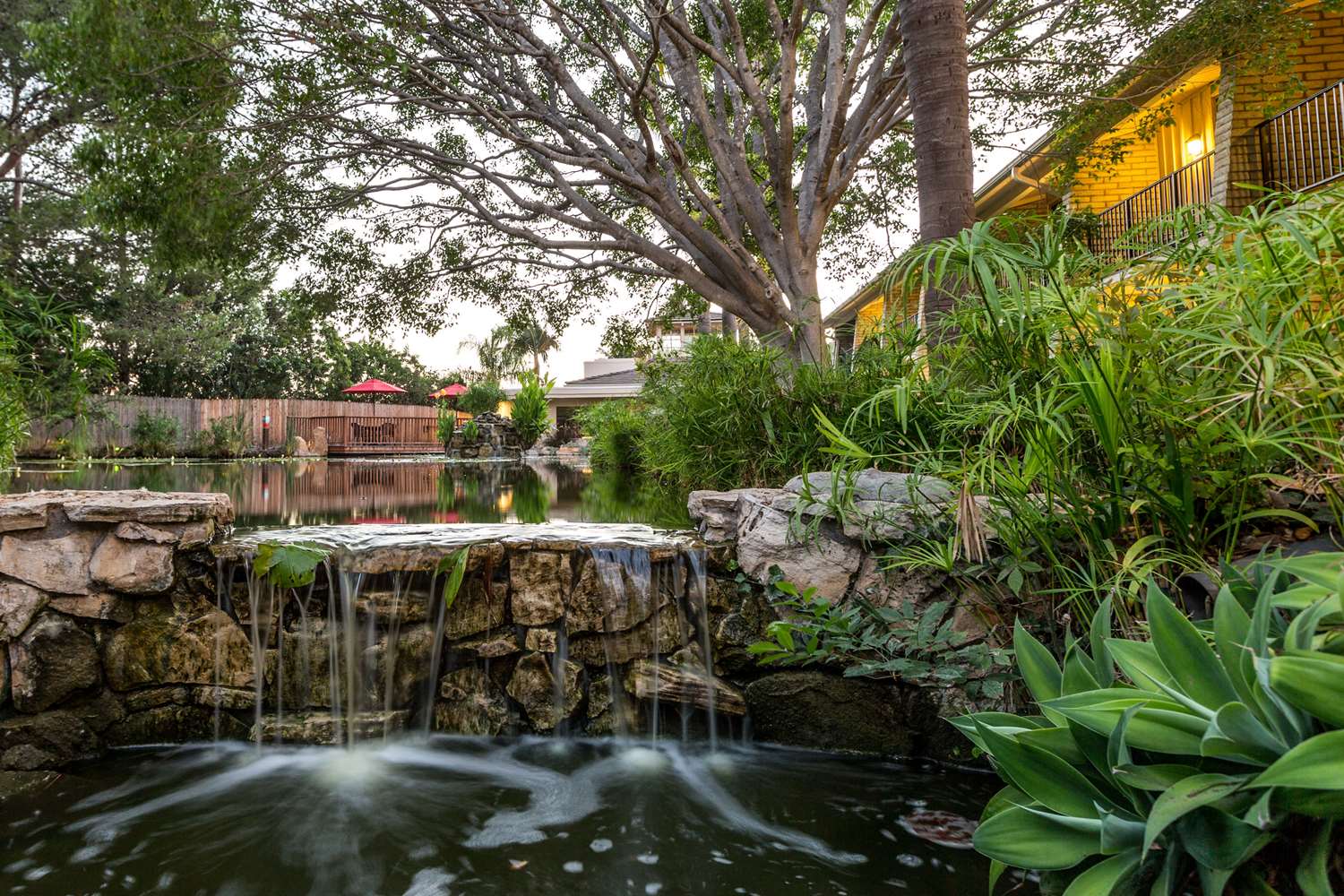 Ramada By Wyndham Santa Barbara 36/42