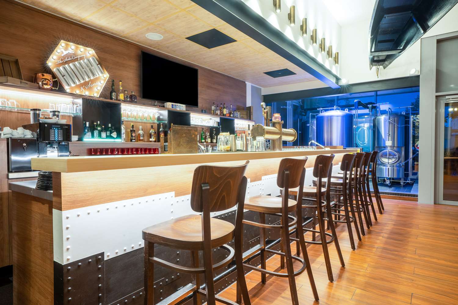 restaurant cafeteria