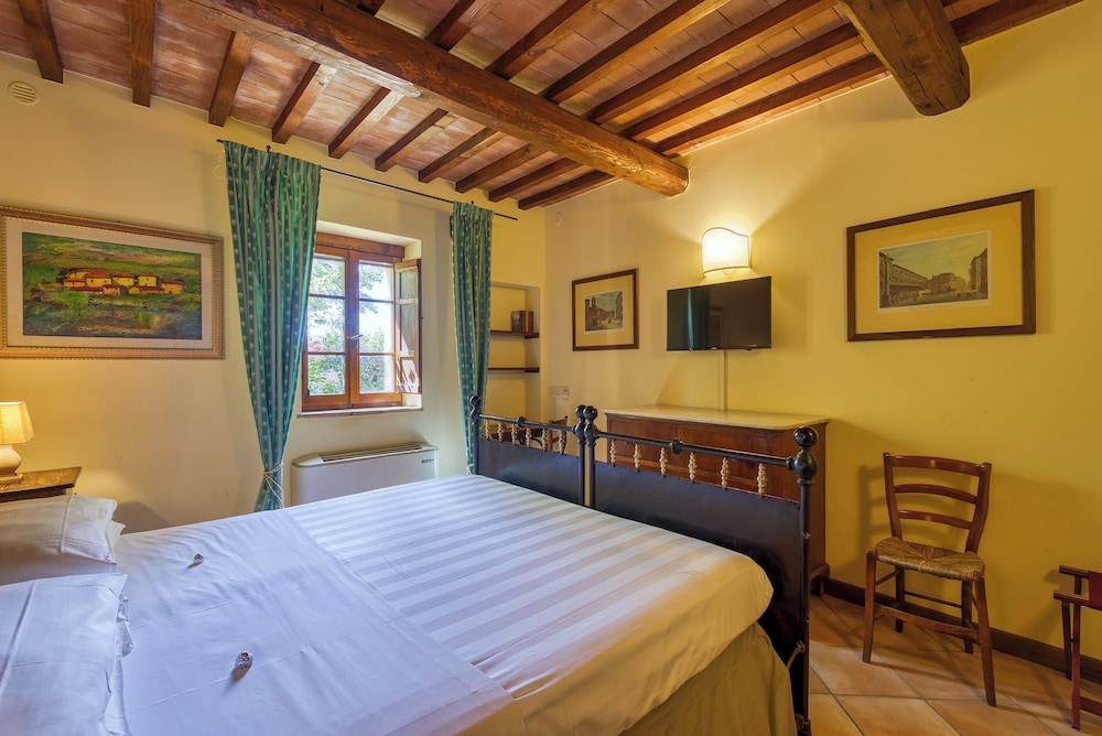 Borgo Mandoleto Hotel 10/50