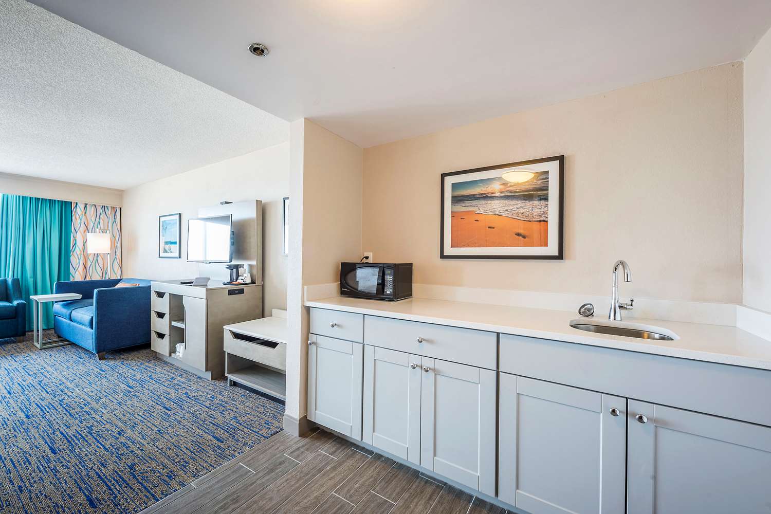 Studio, Suite, King Bed, Ocean Front, Balcony