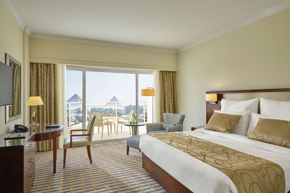 Cairo Pyramids Hotel 6/50