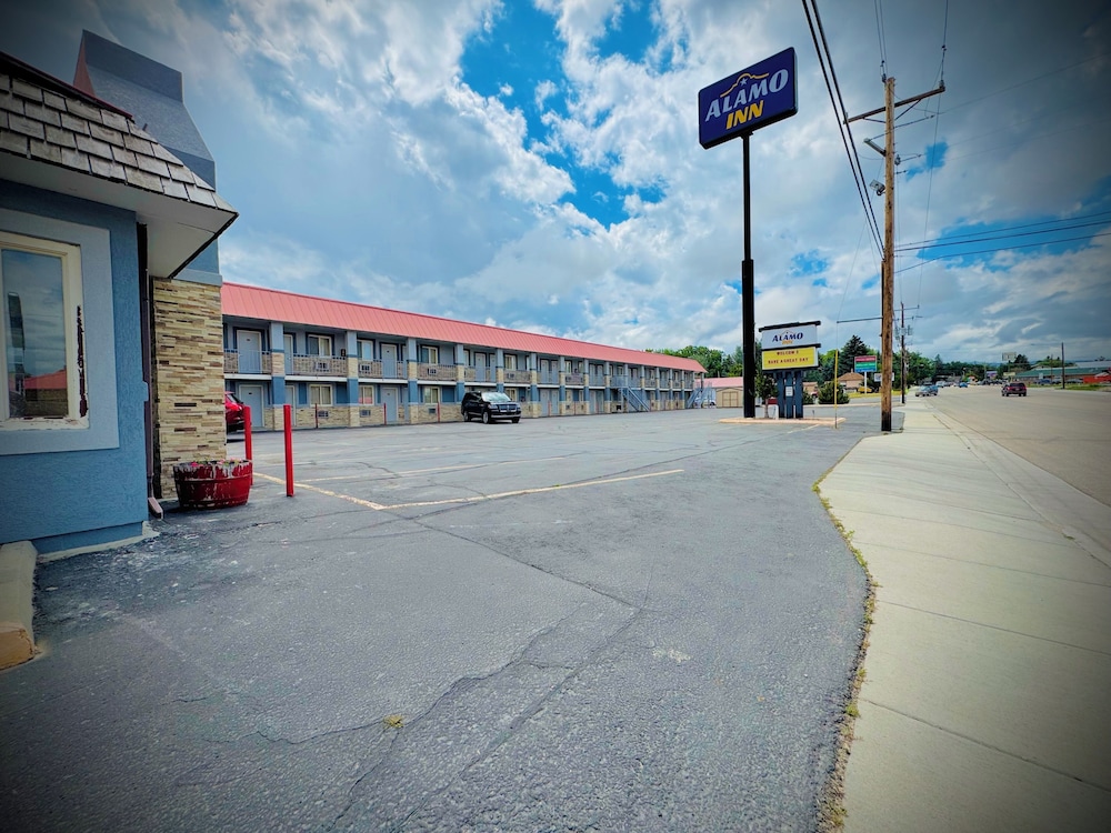 Alamo Inn 13/17