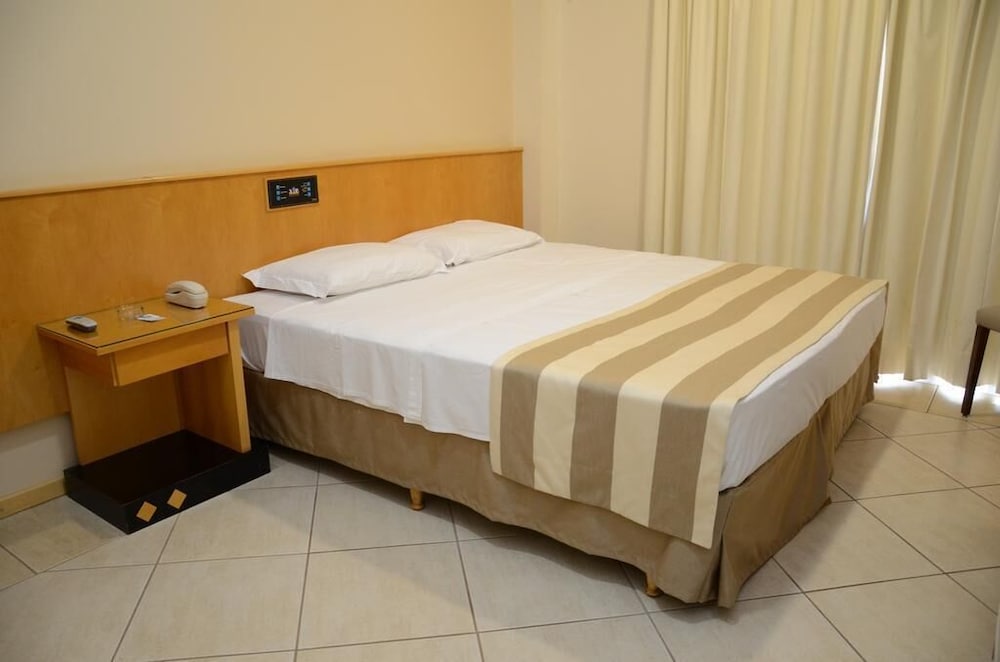 Vip Hotel 8/37