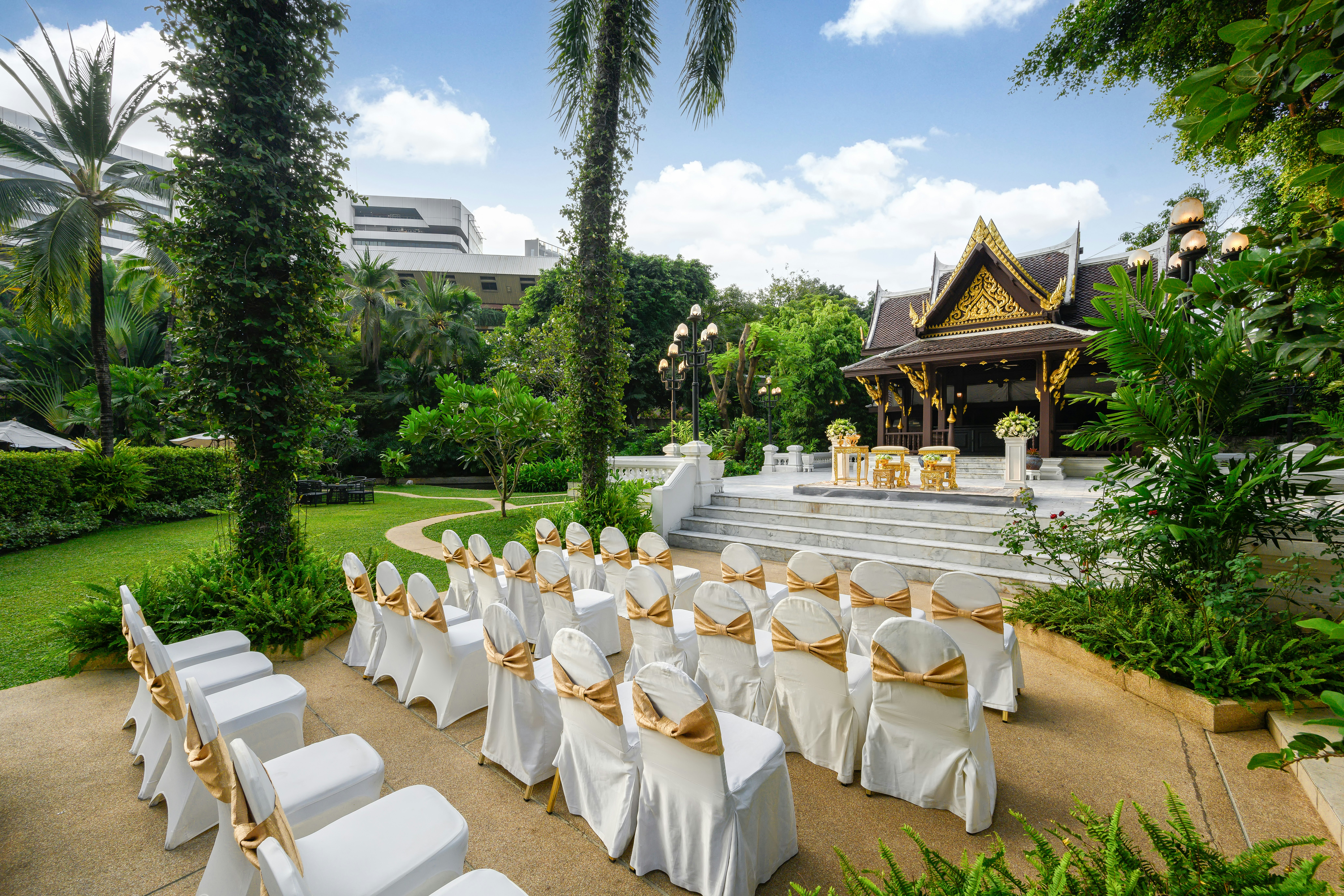 Centara Grand At Central Plaza Ladprao Bangkok 80/82