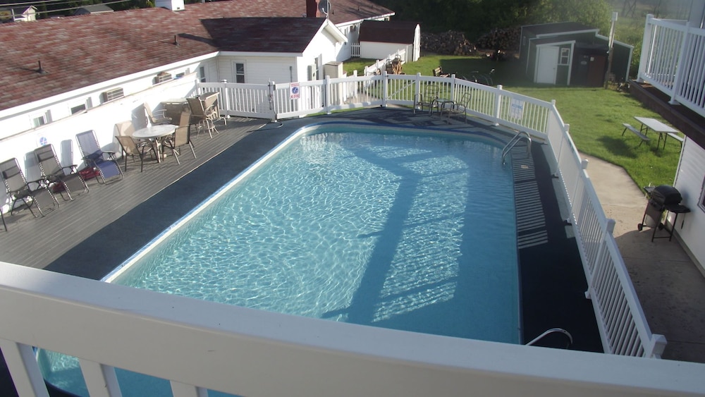 Coastal Inn 16/36