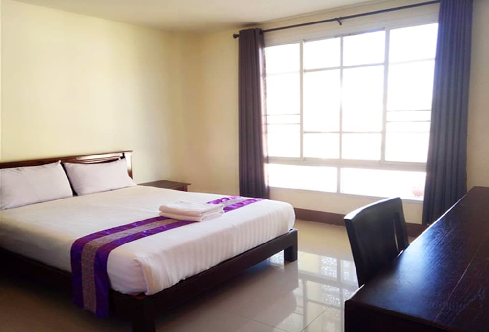 Amonruk Hotel 2 16/40