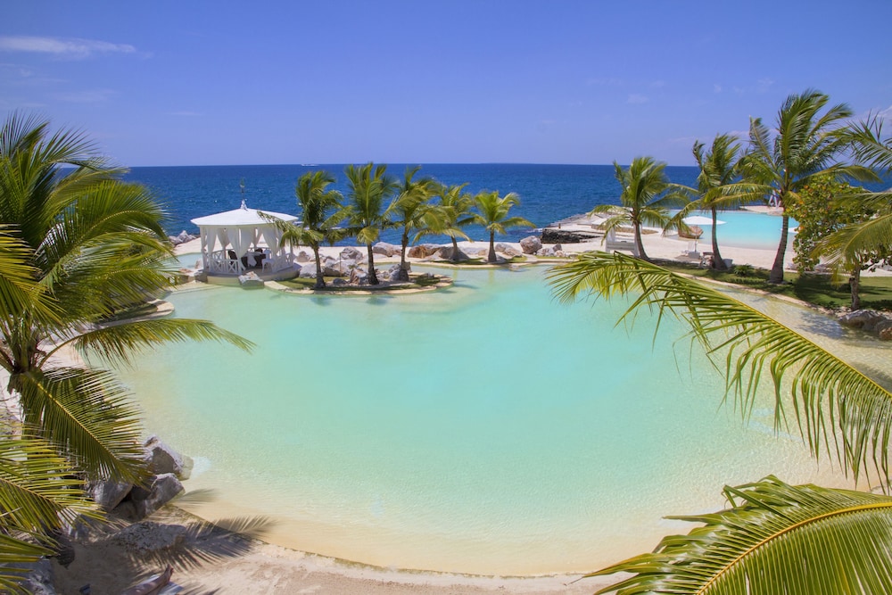 Tracadero Beach Resort 2/77