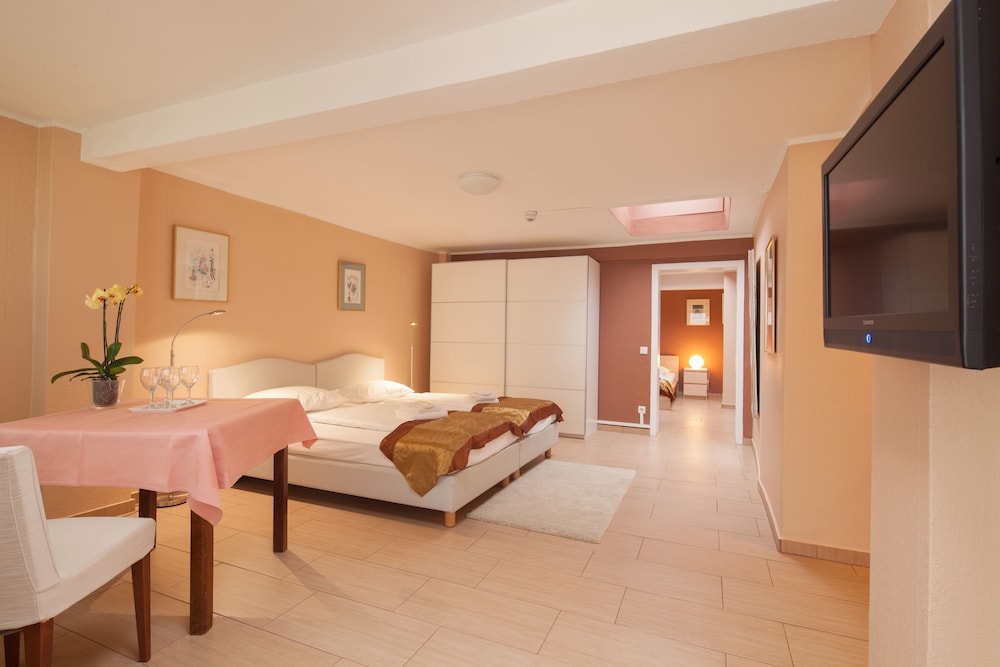 Hotel Herzog 6/16