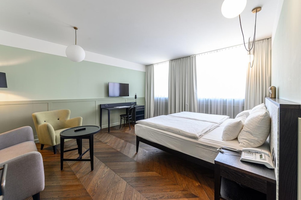 Hotel Caroline 8/60