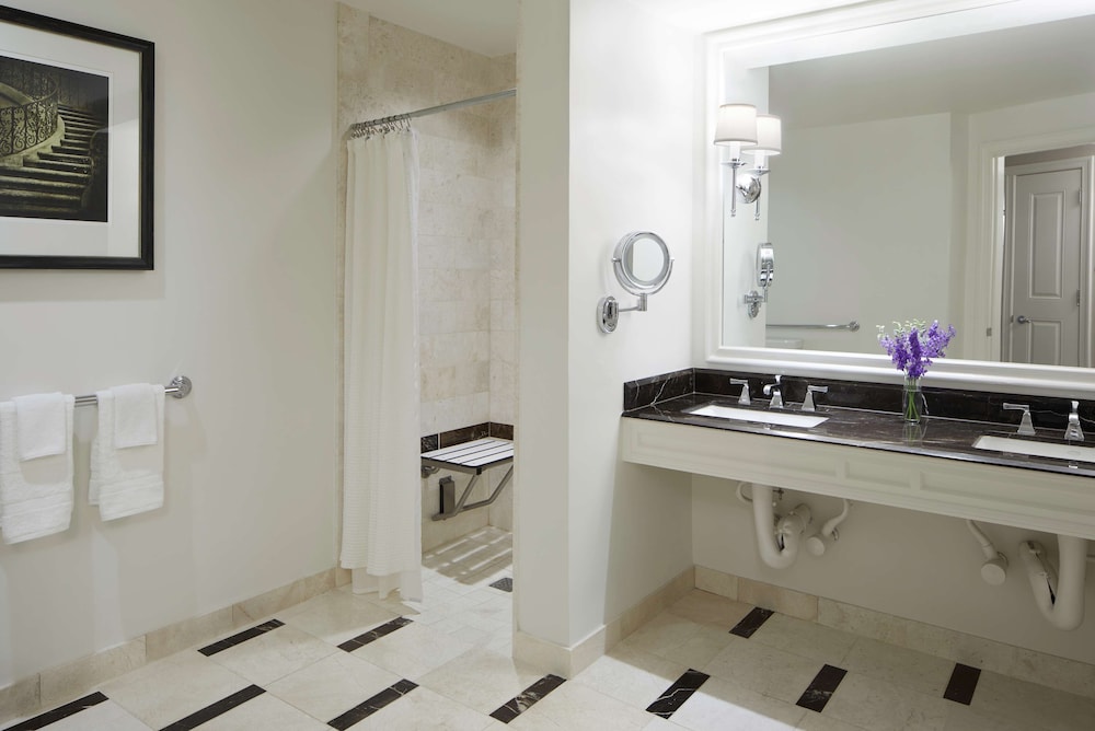Waldorf Astoria Atlanta Buckhead 22/80
