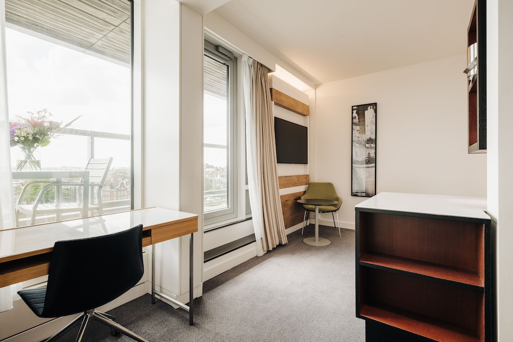 Doubletree By Hilton Amsterdam Centraal Station 48/88