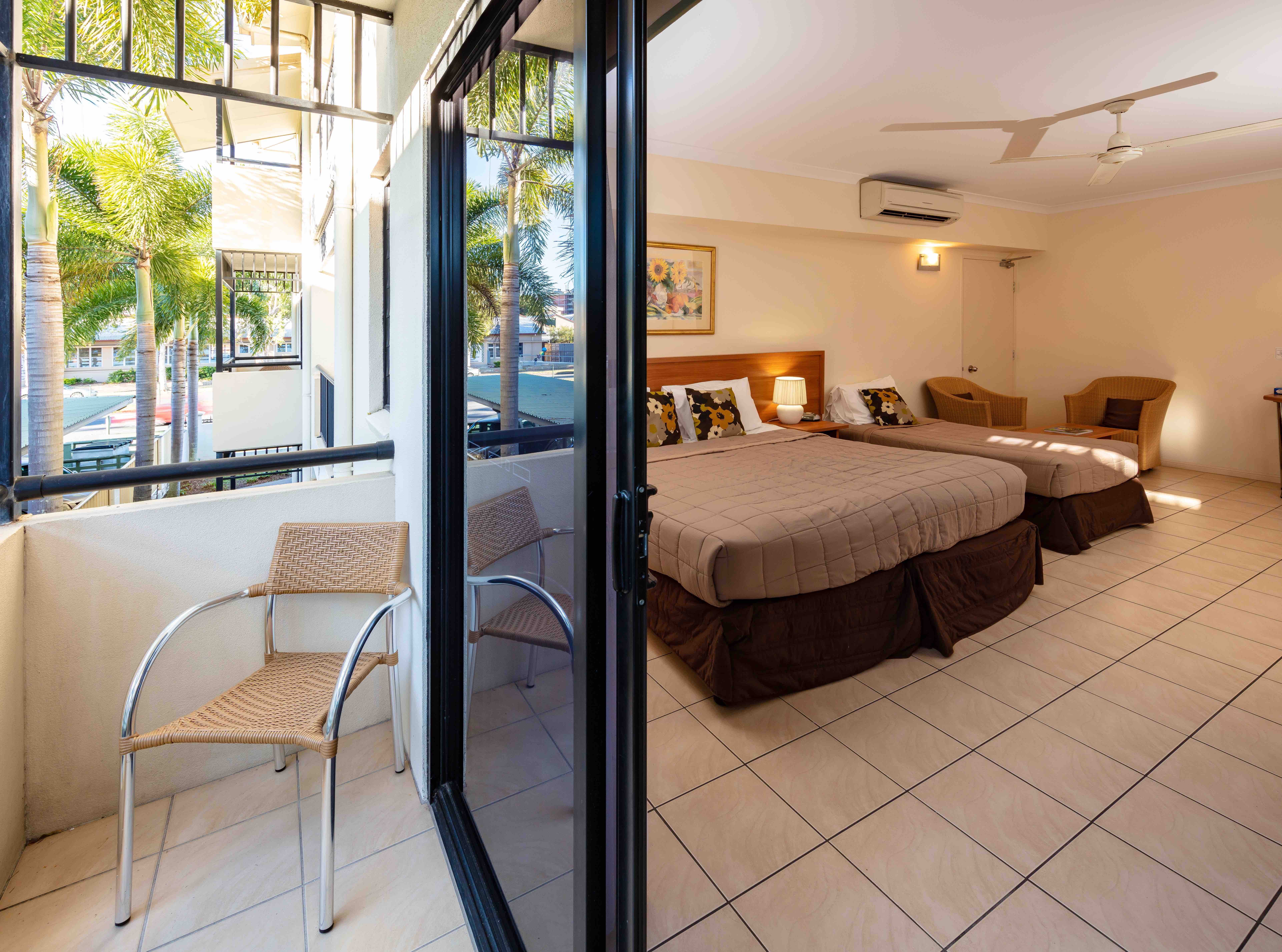 Cairns Queens Court 10/36