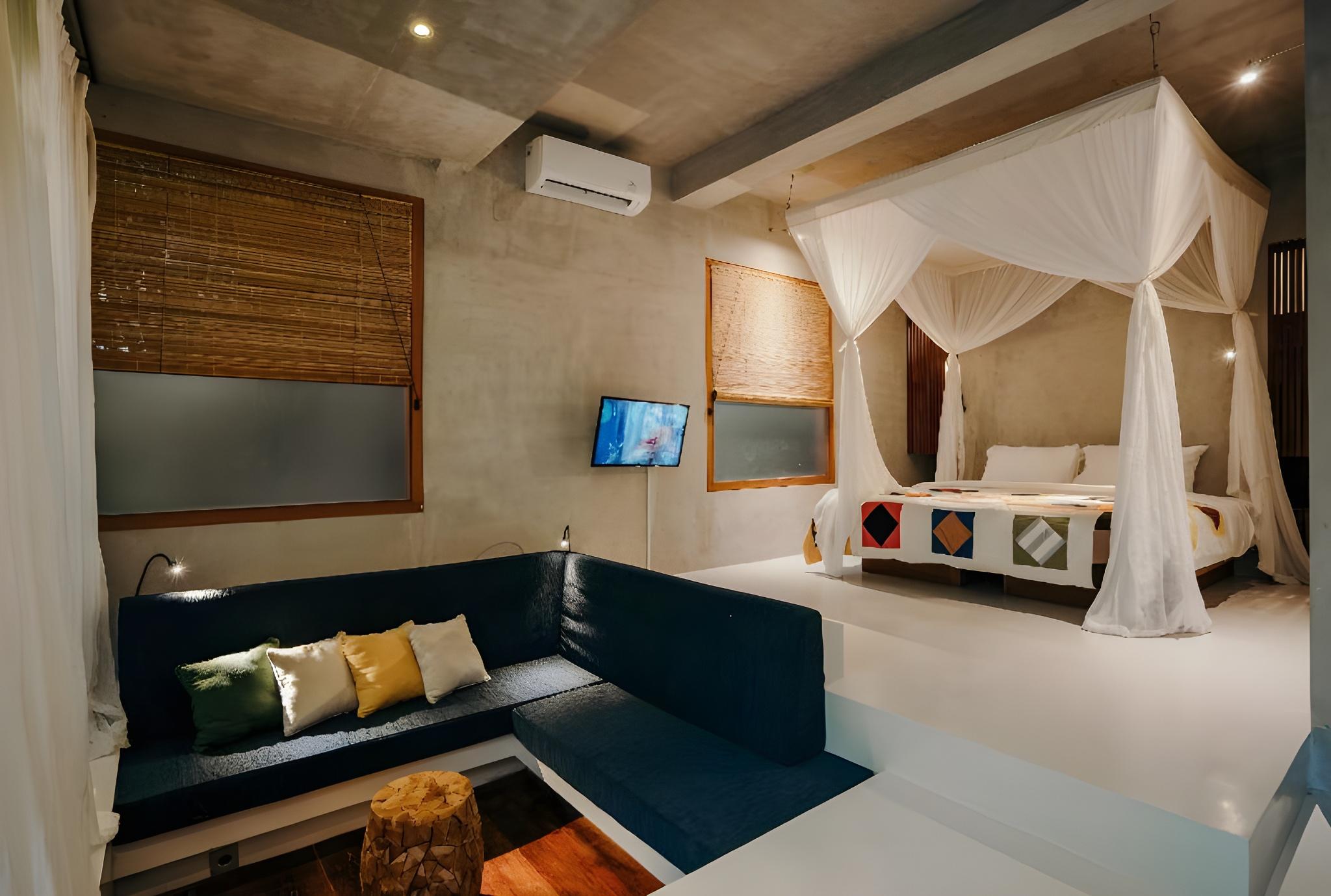 Teak, Deluxe, Double or Twin Bed, Pool Access