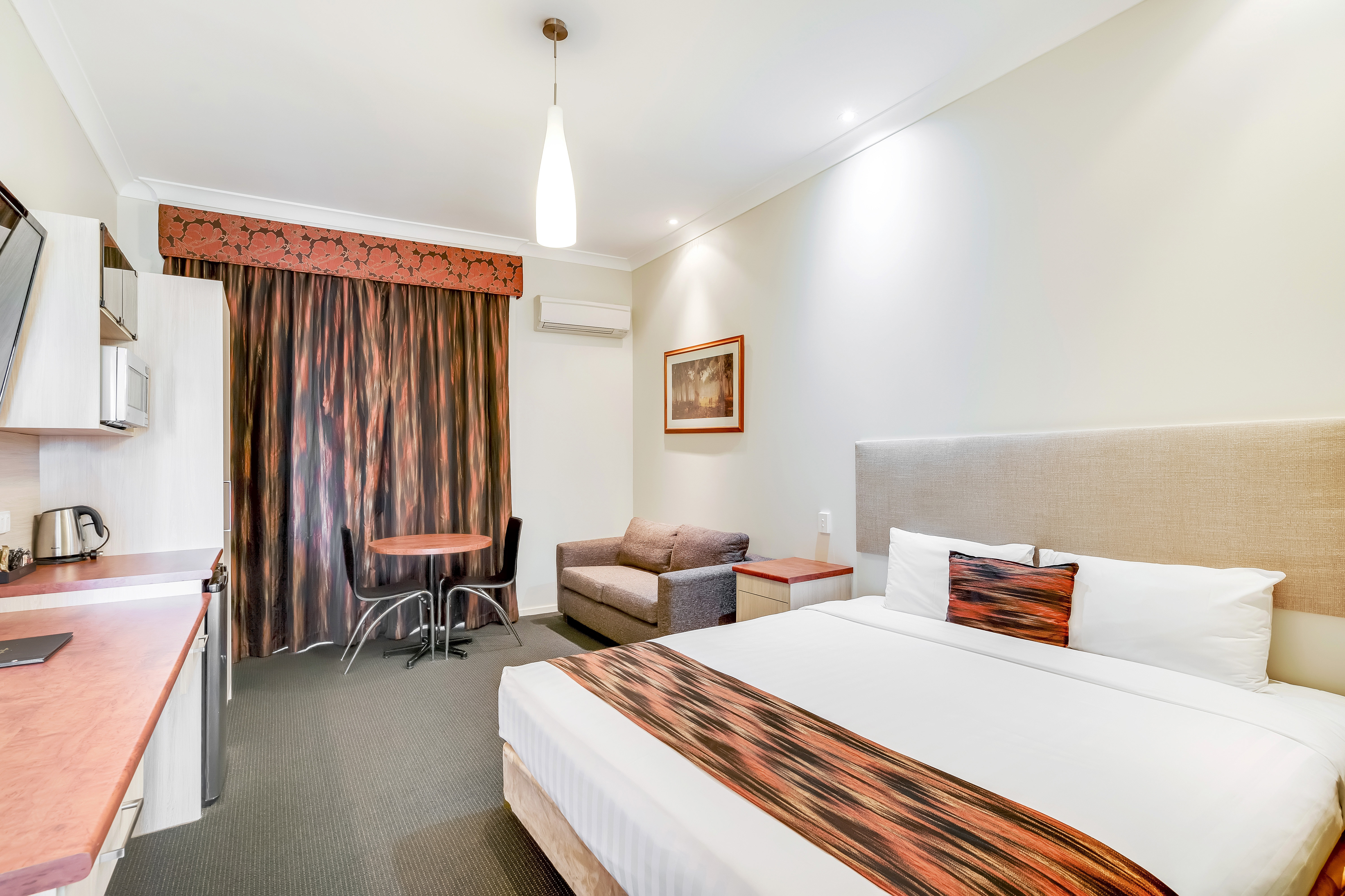 Prince of Wales Motor Inn 11/64