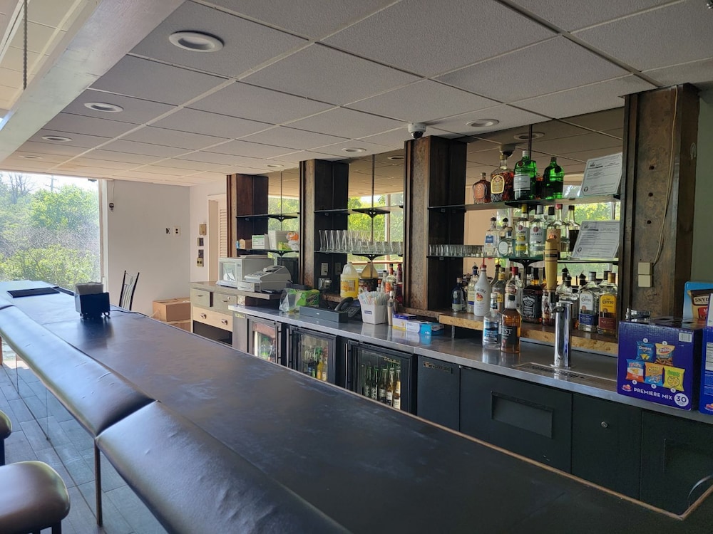 Travelodge By Wyndham Waters Edge Hotel Racine 25/27