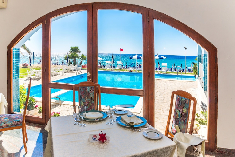 Hotel Poseidon 55/78