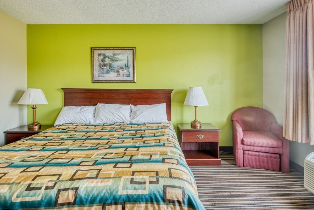 Studio6 Suites Norcross, GA 25/35