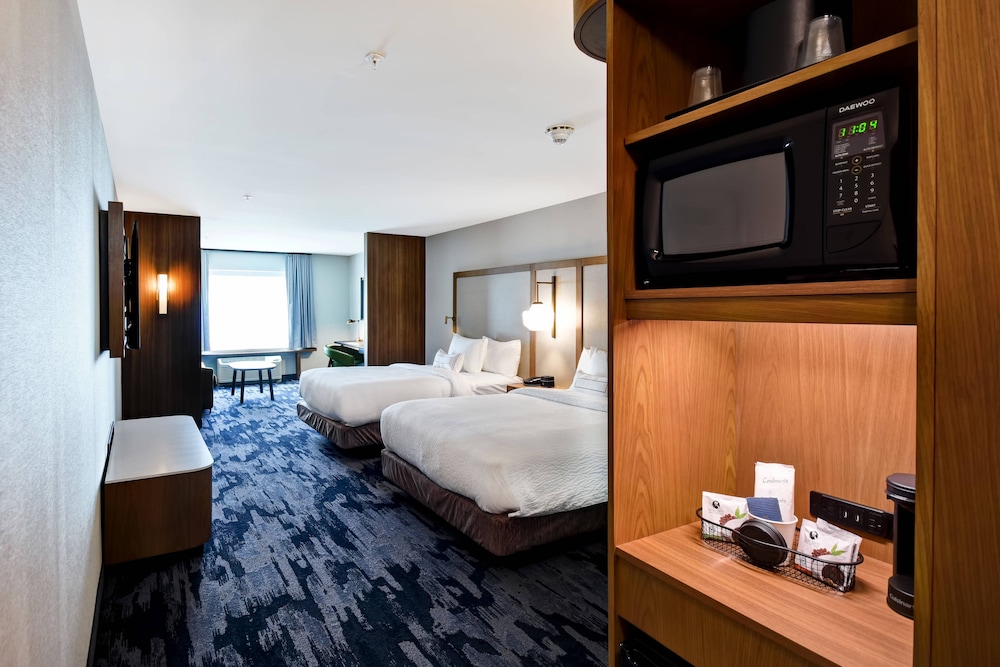 Fairfield Inn & Suites By Marriott Plymouth 12/54