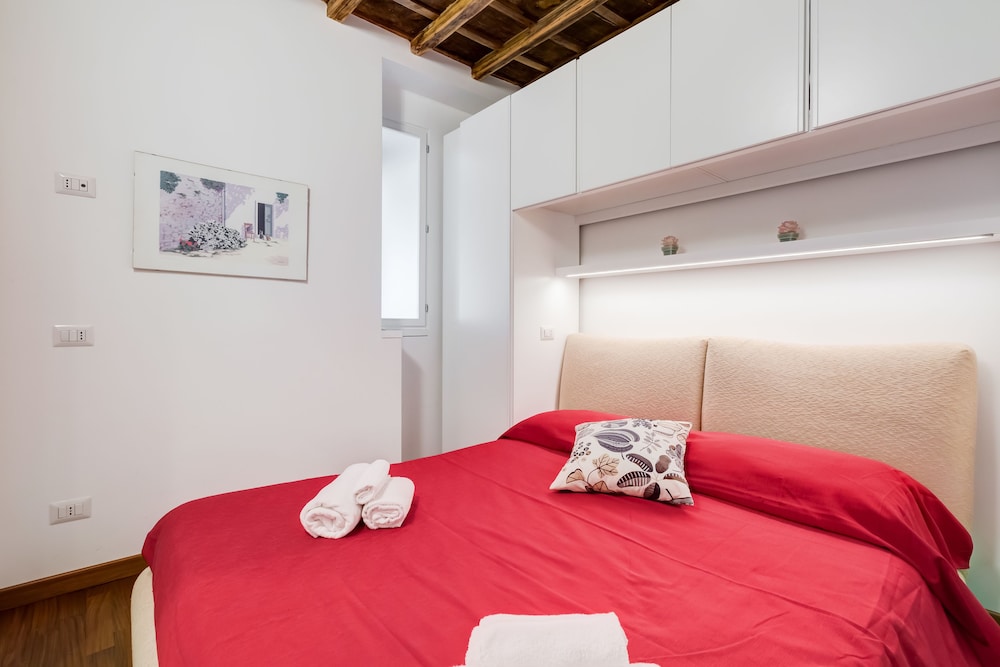 Piazza Navona-Coronari House 4/24