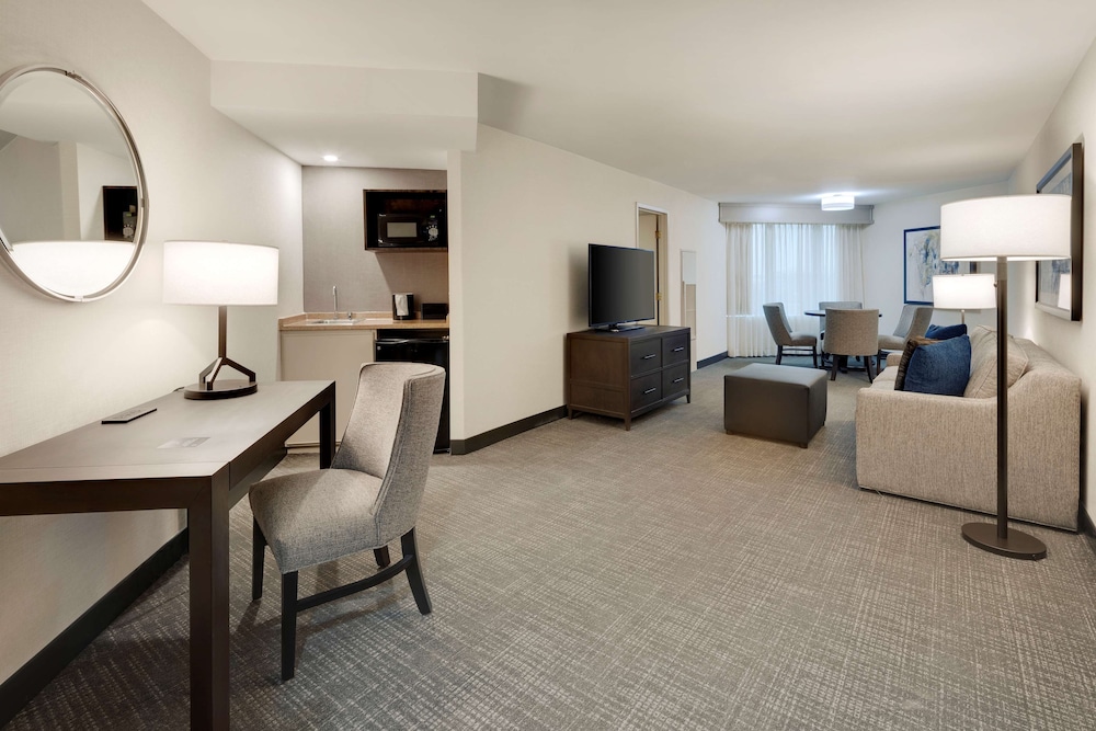 Embassy Suites by Hilton Detroit Troy Auburn Hills 47/77