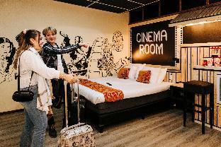 Cinema, Double Bed