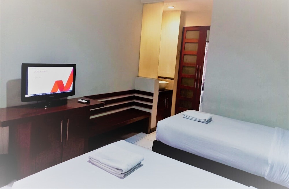 N Hotel 18/44