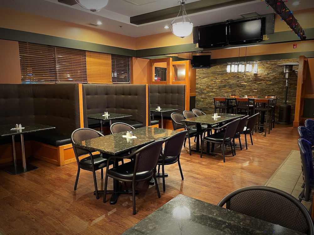 The Glenmore Inn & Convention Centre 52/60