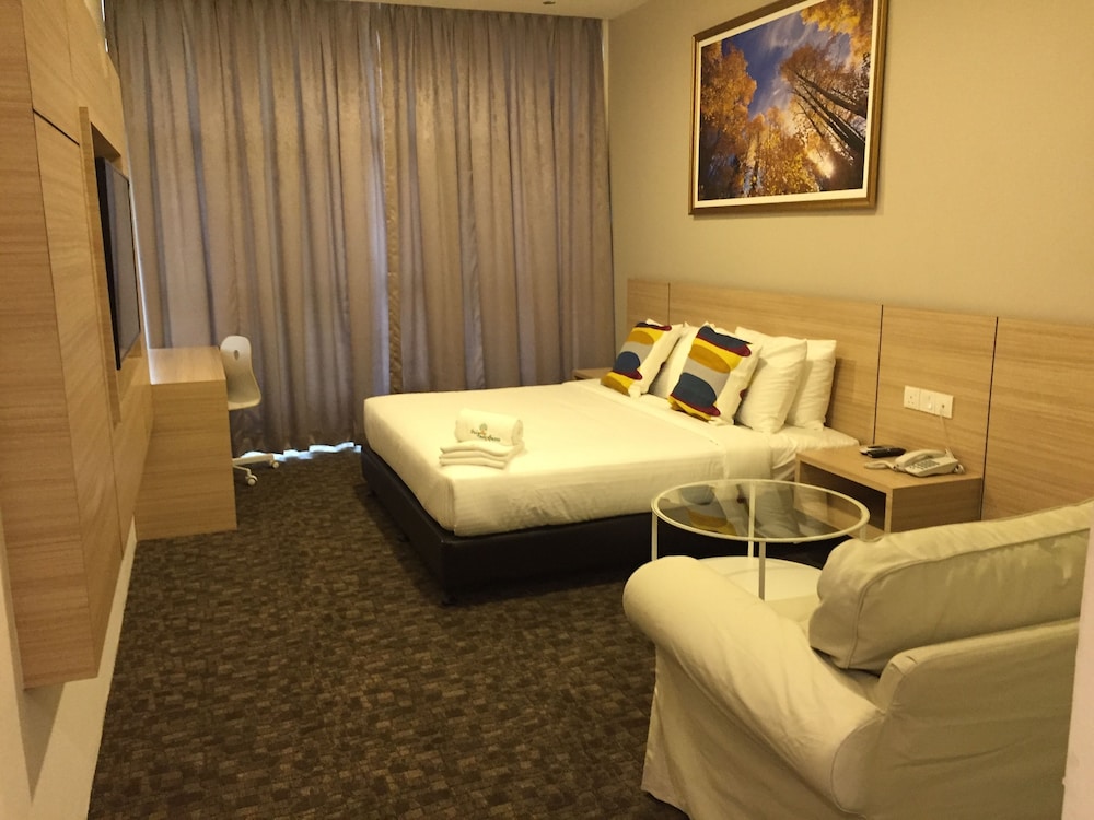 The Inn Formerly Triple Tree Xpress Hotel 31/44