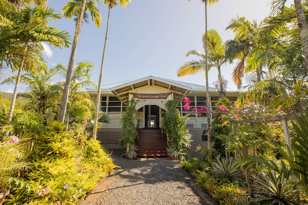The Samoan Outrigger Hotel 6/50
