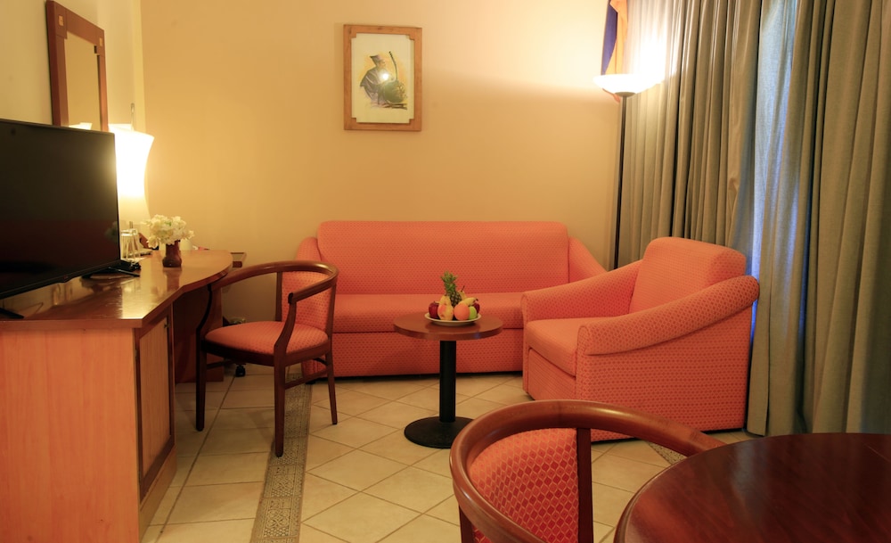 The Kairaba Beach Hotel 55/75
