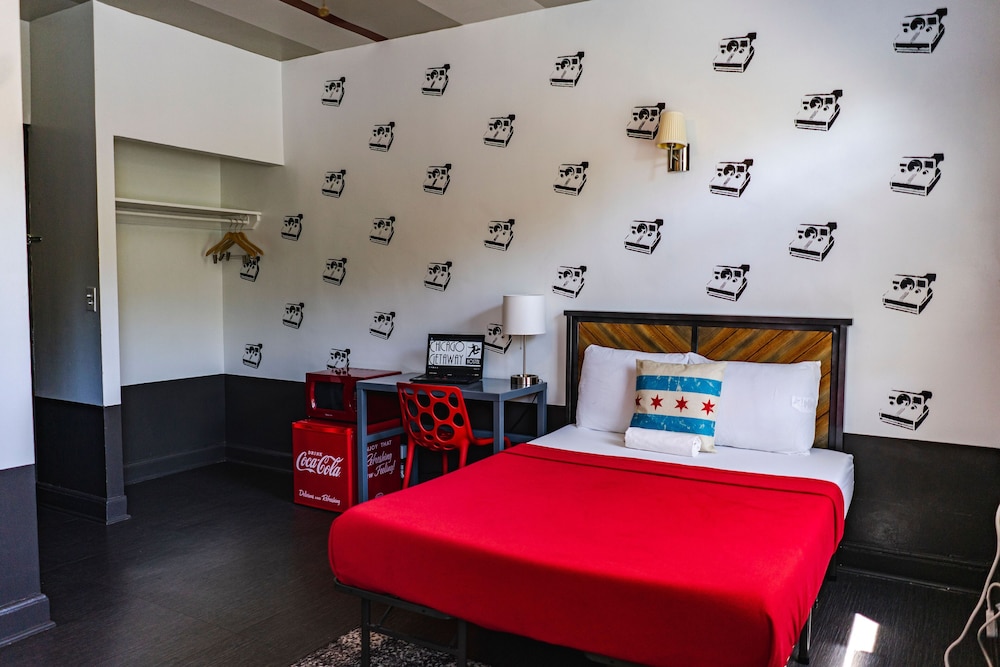 Chicago Getaway Hostel 12/50