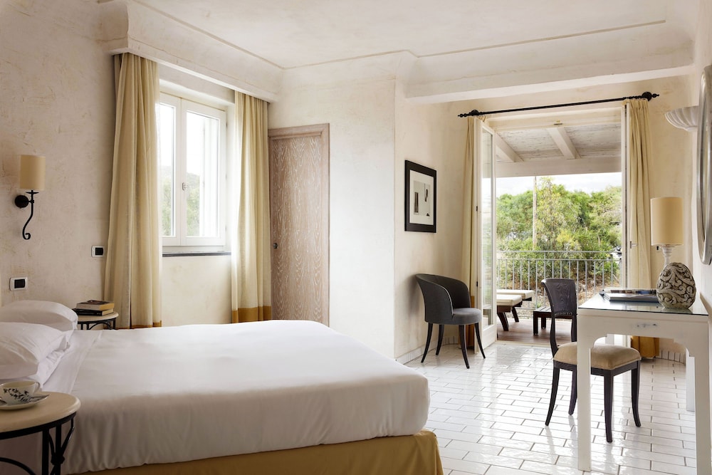 Therasia Resort Sea And Spa 39/100