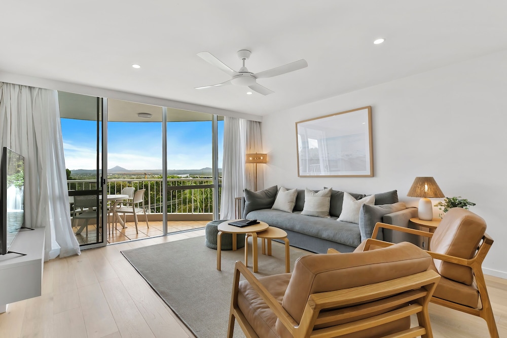 Noosa Hill Resort. 50/78