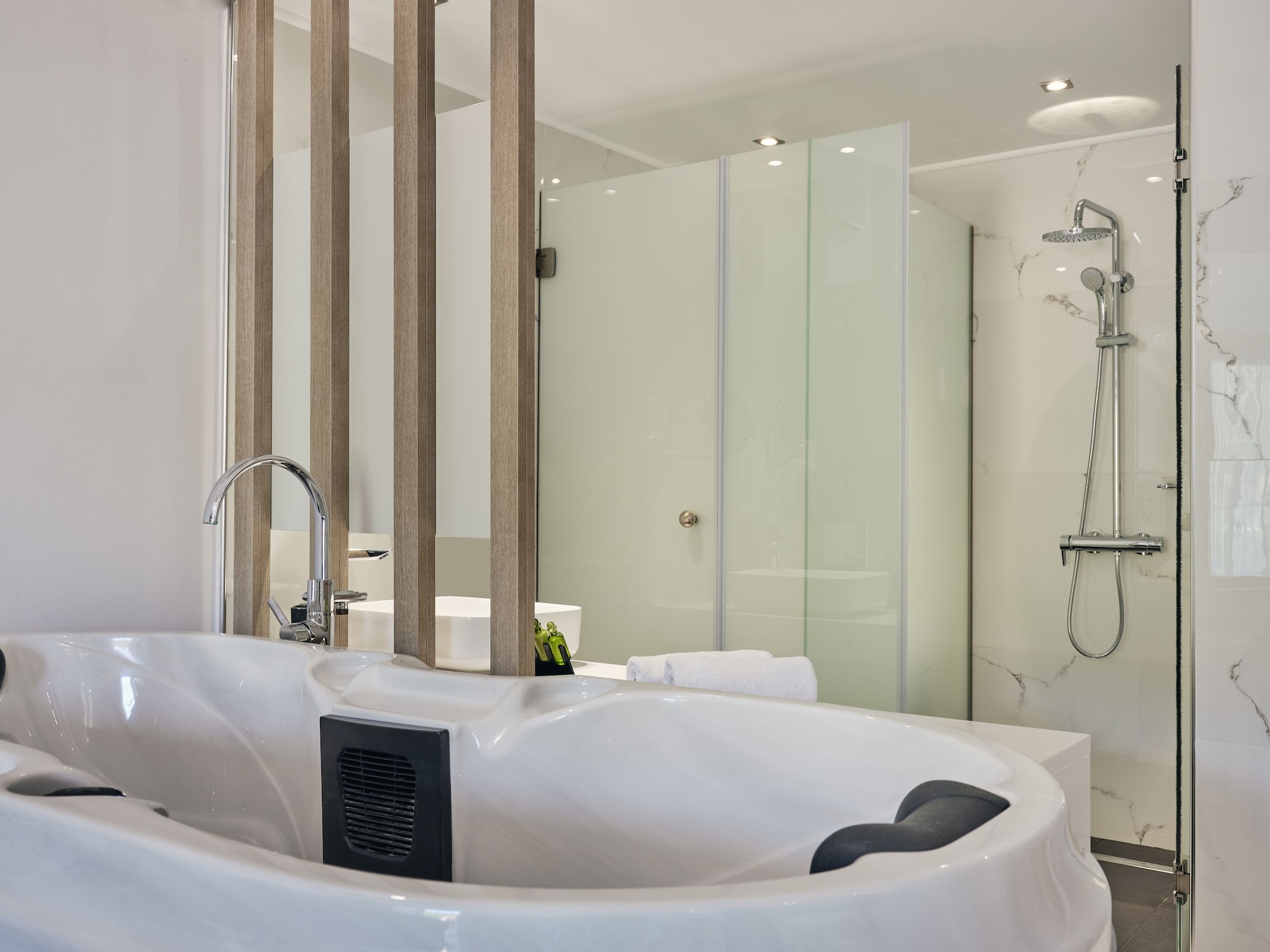 JUNIOR SUITE, HOT TUB