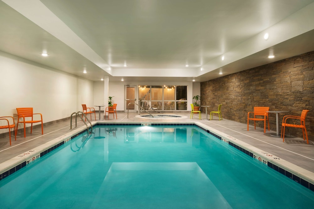 Home2 Suites By Hilton-Roanoke 24/52