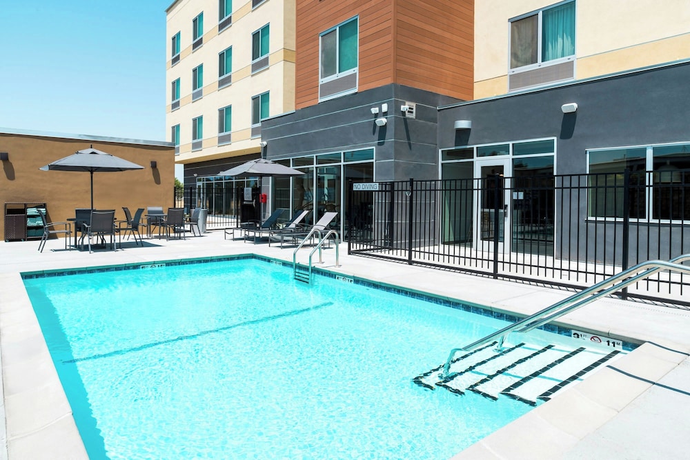 Fairfield by Marriott Inn & Suites Hanford 16/28