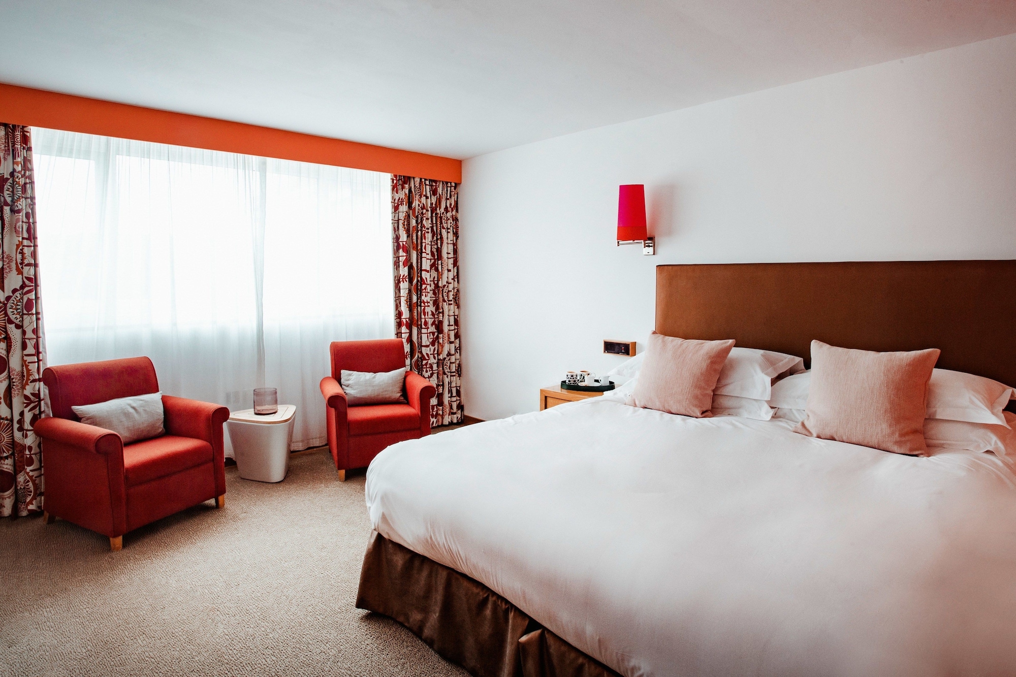 ROOM, DOUBLE BED